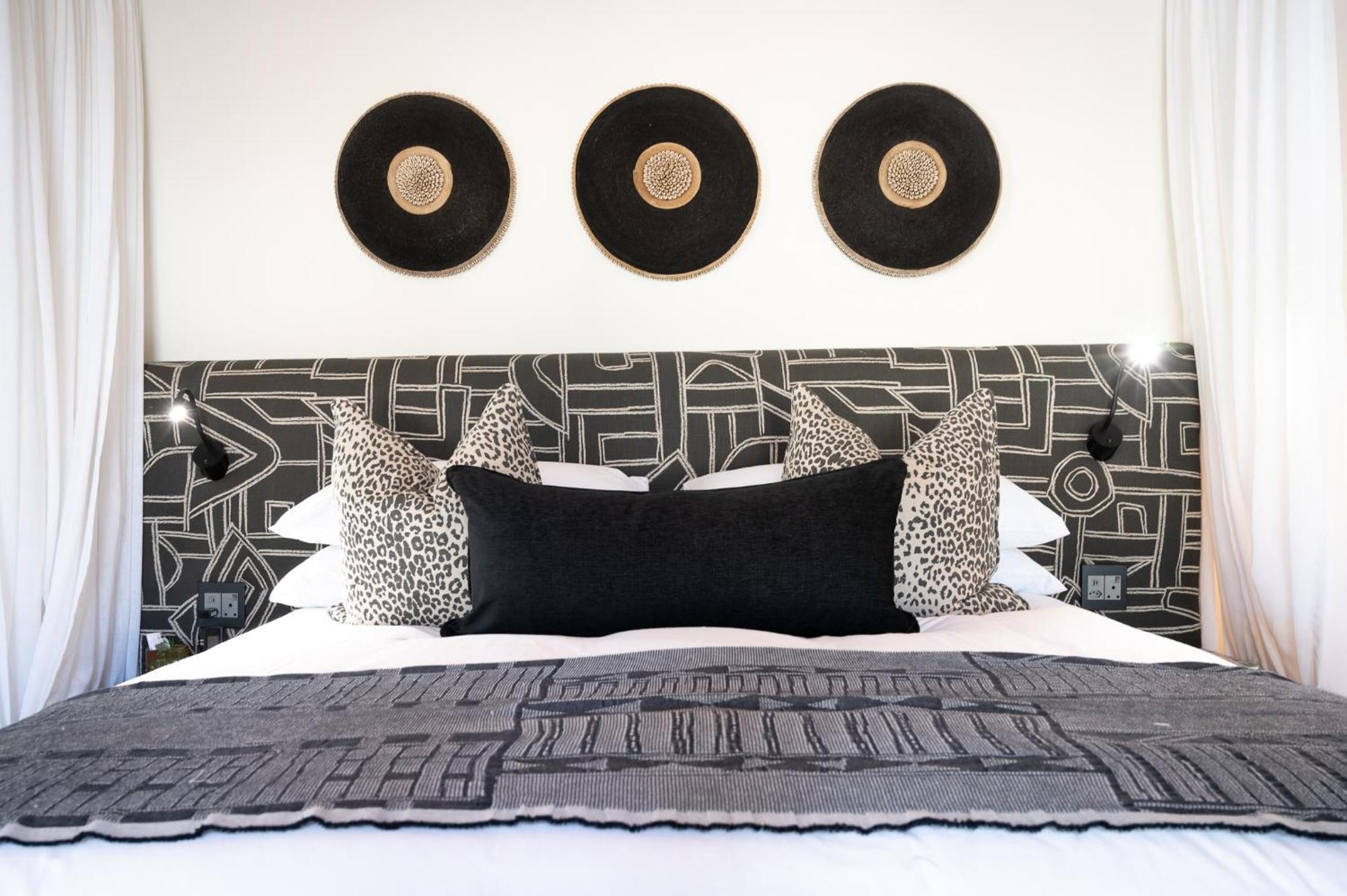 Serondella Safari Lodge Thornybush Game Reserve Room photo
